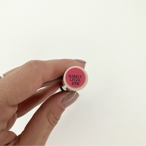 Doll 10 Gel Lip Crayon - Barely Legal - Picture 4 of 5